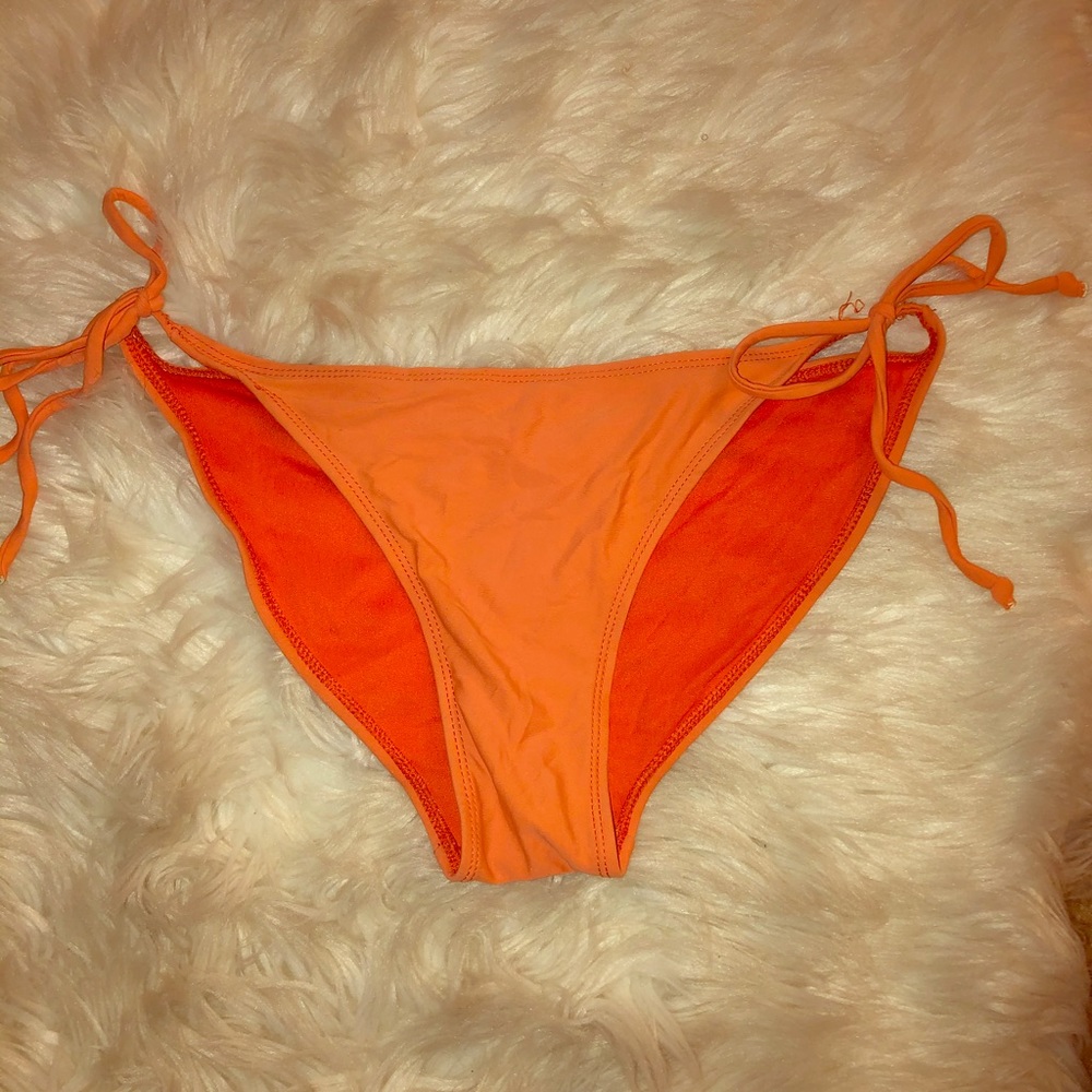 👙WetSeal tie up swimsuit bottoms